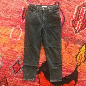 Levi’s mom jeans 29